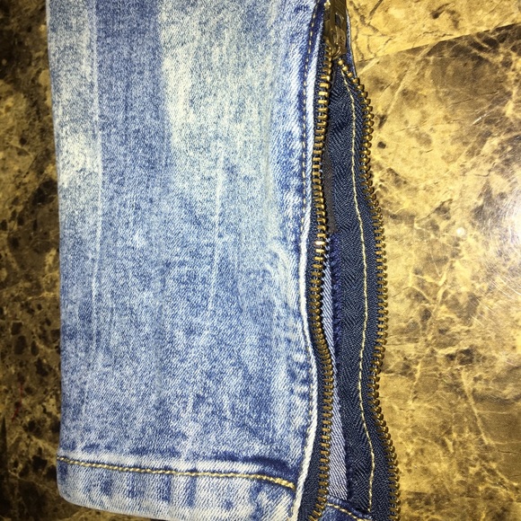 Ardene Denim Skinny jeans with zippers at bottom - Picture 4 of 8